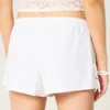 Pantaloni scurți moi din amestec de in, cu fundă laterală Pantaloni scurți moi din amestec de in, cu fundă laterală
