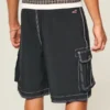 Pantaloni scurți până la genunchi