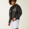 Pantaloni scurți sport cu logo la jumătatea coapsei Pantaloni scurți sport cu logo la jumătatea coapsei