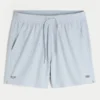 Pantaloni scurți sport cu logo la jumătatea coapsei Pantaloni scurți sport cu logo la jumătatea coapsei