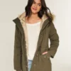 Parka căptușită cu blană artificială Parka căptușită cu blană artificială