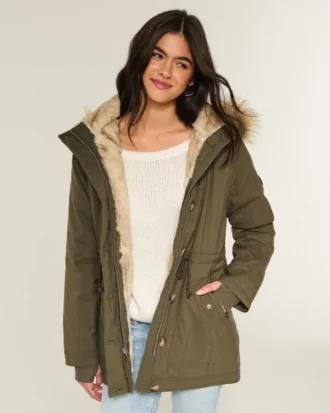 Parka căptușită cu blană artificială