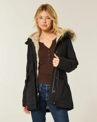 Parka căptușită cu blană artificială