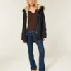 Parka căptușită cu blană artificială Parka căptușită cu blană artificială