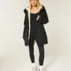 Parka căptușită cu blană artificială Parka căptușită cu blană artificială