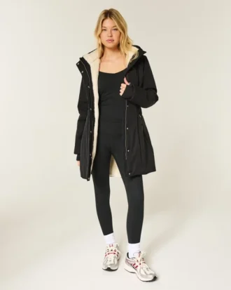 Parka căptușită cu blană artificială