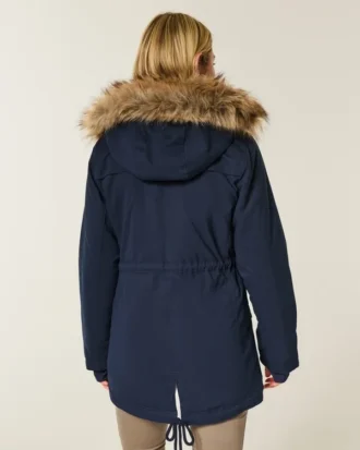 Parka căptușită cu blană artificială