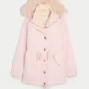 Parka căptușită cu blană artificială Parka căptușită cu blană artificială