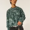 Pulover boxy fuzzy cu guler rotund Pulover boxy fuzzy cu guler rotund