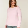 Pulover cu guler rotund și model tricotat Pulover cu guler rotund și model tricotat