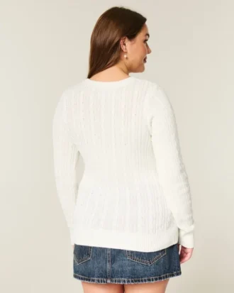 Pulover cu guler rotund și model tricotat Pulover cu guler rotund și model tricotat