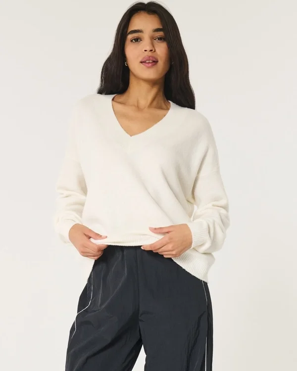 Pulover oversized cu guler în V Hollister Comfy Cloud Pulover oversized cu guler în V Hollister Comfy Cloud