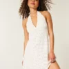 Rochie cu bretele din crep, cu spatele deschis Rochie cu bretele din crep, cu spatele deschis