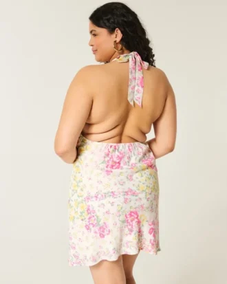 Rochie cu bretele din crep, cu spatele deschis