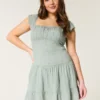 Rochie cu fustă-pantalon și mâneci fluturate Rochie cu fustă-pantalon și mâneci fluturate
