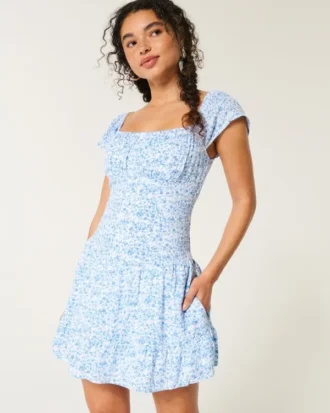 Rochie cu fustă-pantalon și mâneci fluturate