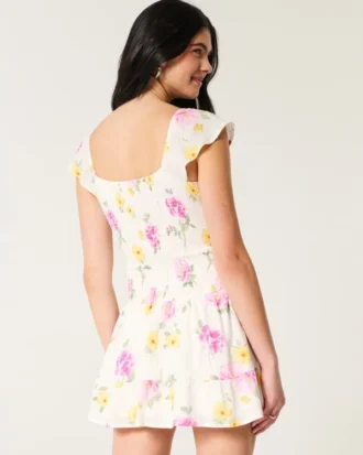 Rochie cu fustă-pantalon și mâneci fluturate