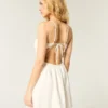 Rochie cu fustă-pantalon și spate decupat Rochie cu fustă-pantalon și spate decupat