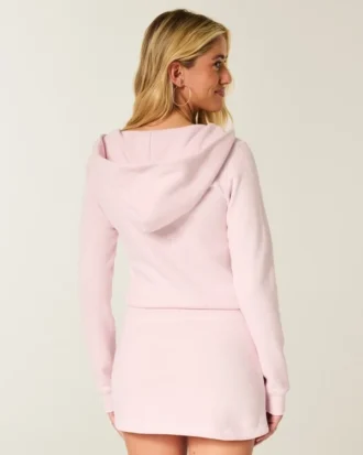 Rochie cu glugă și mâneci lungi din fleece