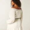 Rochie țesută cu umeri decupați Rochie țesută cu umeri decupați
