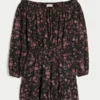 Rochie țesută cu umeri decupați Rochie țesută cu umeri decupați