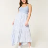 Rochie lungă cu decolteu în V, în stil croșetat Rochie lungă cu decolteu în V, în stil croșetat