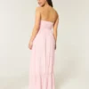 Rochie maxi fără bretele, în stil croșetat Rochie maxi fără bretele, în stil croșetat