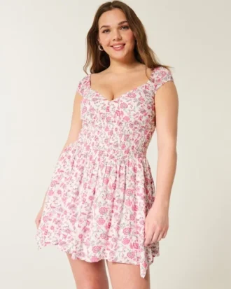 Rochie mini asimetrică cu umeri decupați