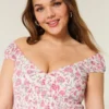 Rochie mini asimetrică cu umeri decupați Rochie mini asimetrică cu umeri decupați