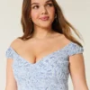 Rochie mini asimetrică cu umeri decupați Rochie mini asimetrică cu umeri decupați
