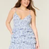 Rochie mini babydoll cu decolteu în V și volane