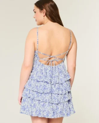 Rochie mini babydoll cu decolteu în V și volane