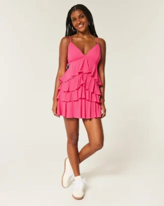 Rochie mini babydoll cu decolteu în V și volane Rochie mini babydoll cu decolteu în V și volane