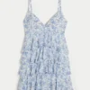 Rochie mini babydoll cu decolteu în V și volane