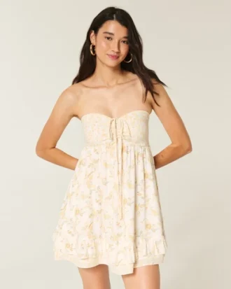 Rochie mini babydoll fără bretele, cu volane