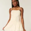 Rochie mini cu bordură din dantelă Rochie mini cu bordură din dantelă