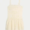 Rochie mini cu bordură din dantelă Rochie mini cu bordură din dantelă