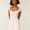 Rochie mini cu mâneci scurte și nasturi Rochie mini cu mâneci scurte și nasturi