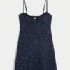 Rochie mini cu nasturi Rochie mini cu nasturi