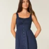 Rochie mini cu nasturi în față Rochie mini cu nasturi în față