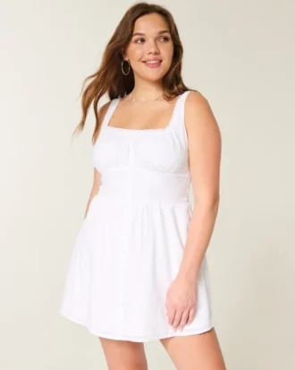Rochie mini cu nasturi în față