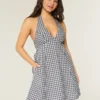 Rochie mini cu spatele deschis și bretele Rochie mini cu spatele deschis și bretele