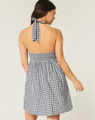 Rochie mini cu spatele deschis și bretele