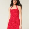 Rochie mini cu talie joasă și bretele Rochie mini cu talie joasă și bretele