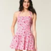 Rochie mini cu talie joasă și bretele Rochie mini cu talie joasă și bretele