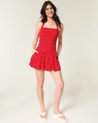 Rochie mini cu talie joasă și bretele