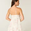 Rochie mini cu volane și ținte Rochie mini cu volane și ținte