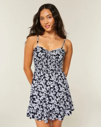 Rochie mini din tricot cu legătură în față