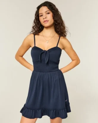 Rochie mini din tricot cu legătură în față
