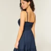 Rochie mini din tricot cu legătură în față Rochie mini din tricot cu legătură în față